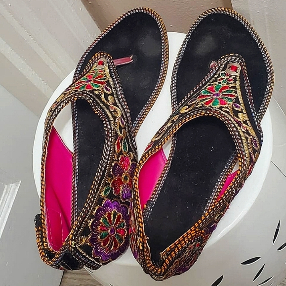 Indian Style Boho traditional Open Toe Sandals Embroidered Flat. 8.5 🌴 - Picture 9 of 10